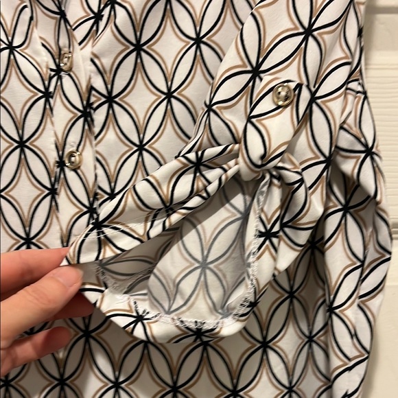 Chic Geometric Pattern Blouse - Picture 4 of 4